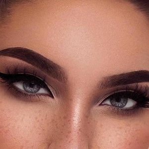 Meet your Posher, Ava